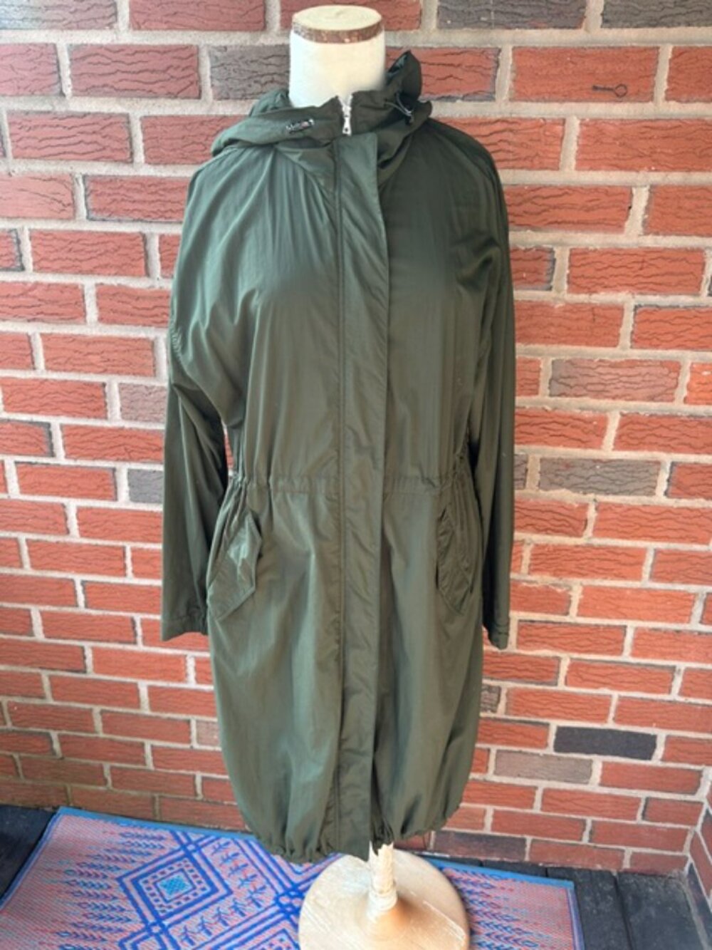 Uniqlo Olive Green LIghtweight Long Hooded Utility Coat Jacket w Drawstring Wai